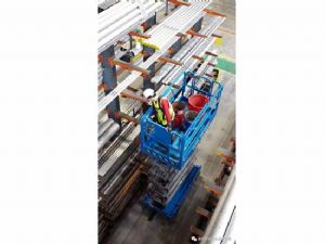 剪式高空作業車